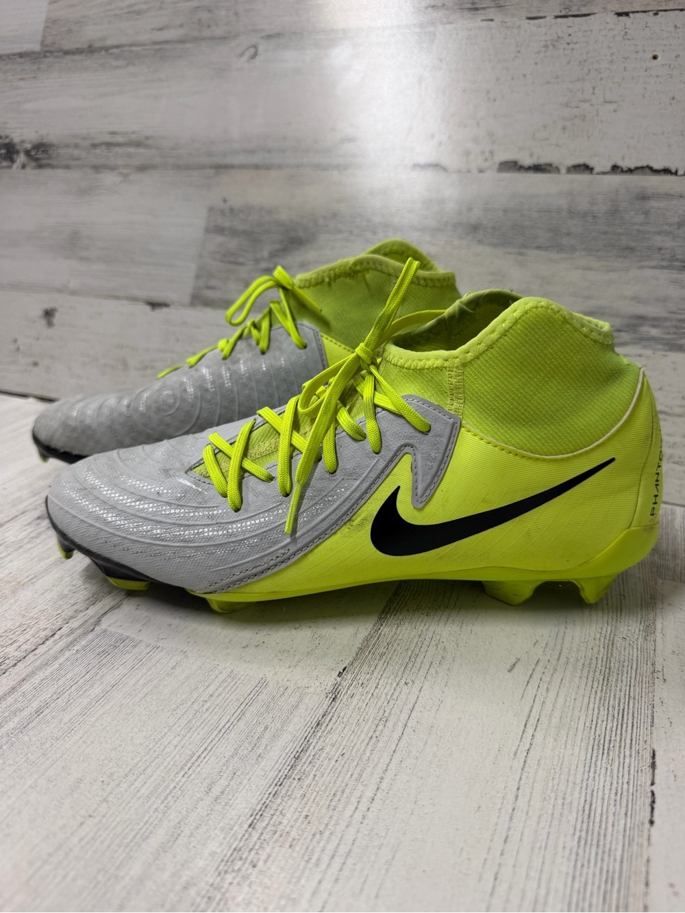 Nike Phantom Luna FG Soccer Cleats Gray Volt Yellow Men’s Size 8